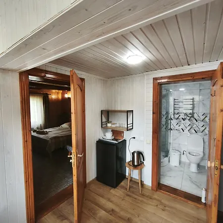 At Starunchakiv Family Guest house 3*