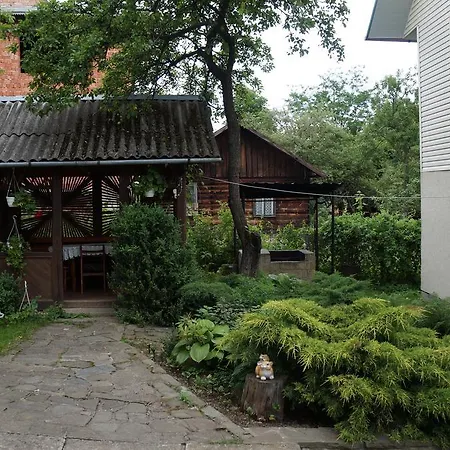Konukevi At Starunchakiv Family *
