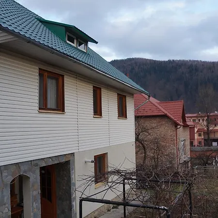 At Starunchakiv Family Yaremche