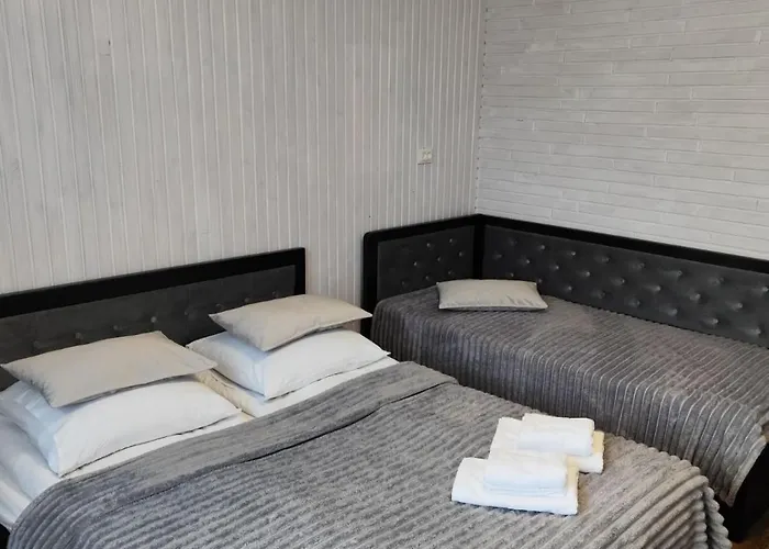 At Starunchakiv Family 3*