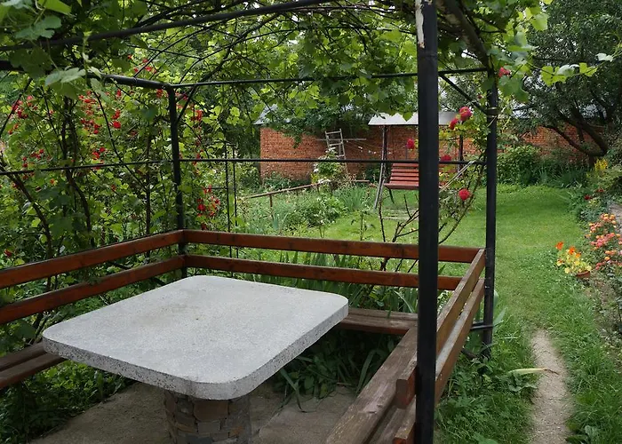 Konukevi At Starunchakiv Family