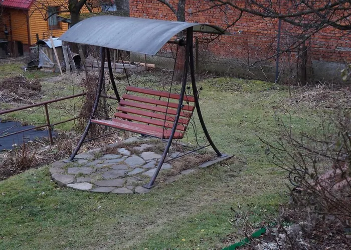 Konukevi At Starunchakiv Family 3*