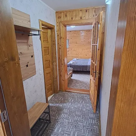 招待所 At Starunchakiv Family 3*