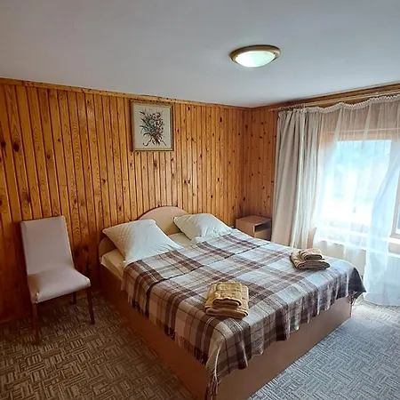 招待所 At Starunchakiv Family 亚列姆切