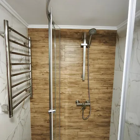 At Starunchakiv Family 亚列姆切