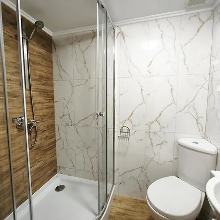 招待所 At Starunchakiv Family 3*