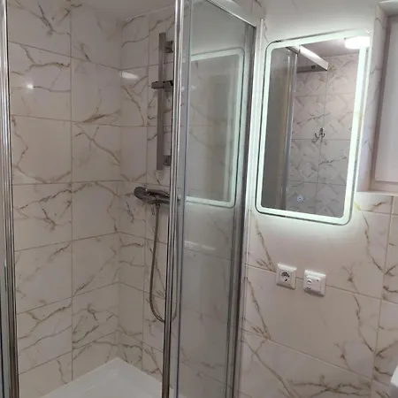 招待所 At Starunchakiv Family 亚列姆切