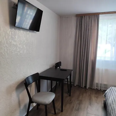 At Starunchakiv Family 亚列姆切